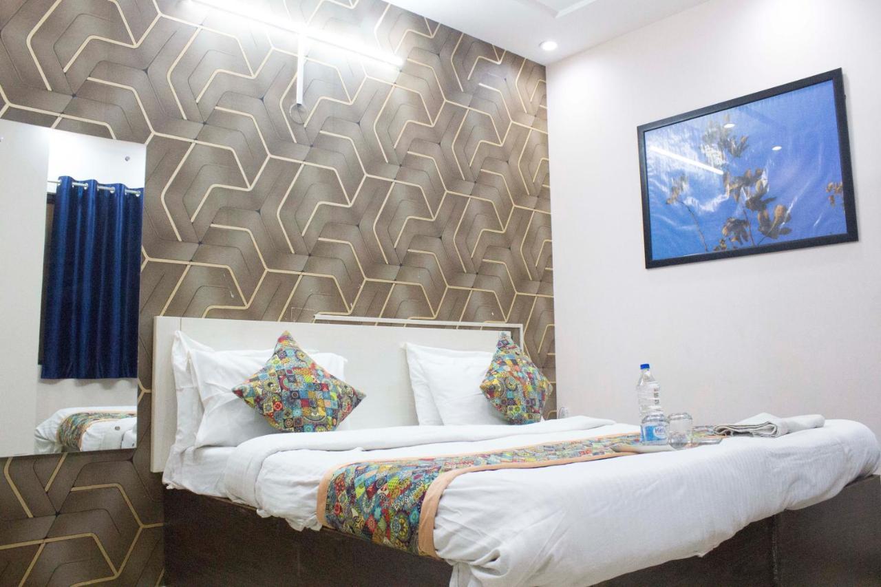 Jsb Hotel Фаридабад Екстериор снимка