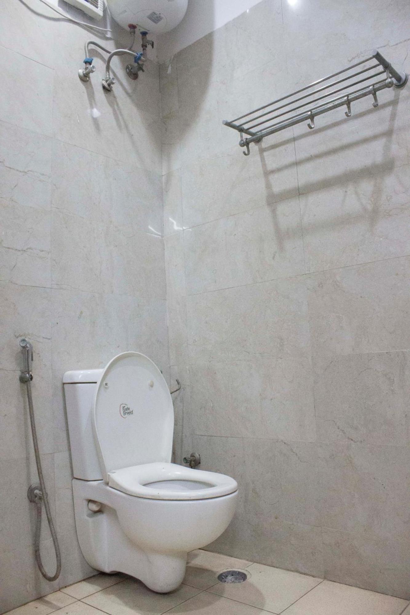 Jsb Hotel Фаридабад Екстериор снимка